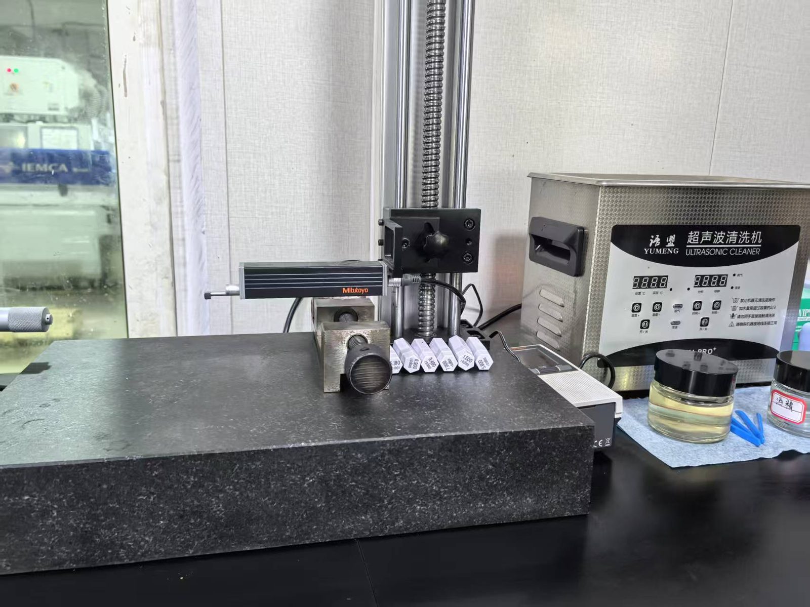 Mitutoyo SJ-210 surface roughness tester on the granite plate